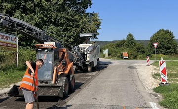 FOTO: Rekonštrukcia na križovatke ulíc Čachtická a Banská