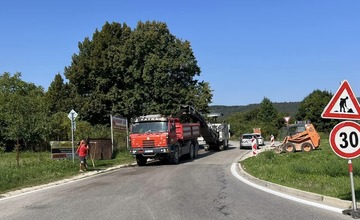 FOTO: Rekonštrukcia na križovatke ulíc Čachtická a Banská