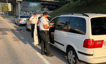 FOTO: Trenčianski a považskobystrickí policajti zistili 15 priestupkov