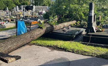 FOTO: Púchovský cintorín po nočnej kalamite