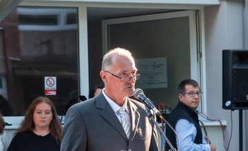 FOTO: Do dvoch škôl Trenčianskeho kraja pribudli moderné športoviská