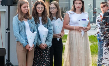 FOTO: Do dvoch škôl Trenčianskeho kraja pribudli moderné športoviská