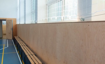 FOTO: Do dvoch škôl Trenčianskeho kraja pribudli moderné športoviská