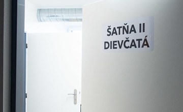 FOTO: Do dvoch škôl Trenčianskeho kraja pribudli moderné športoviská