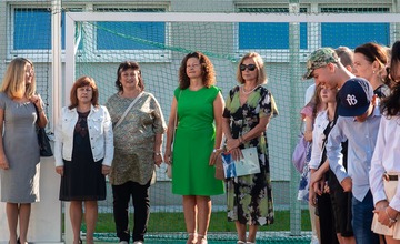 FOTO: Do dvoch škôl Trenčianskeho kraja pribudli moderné športoviská