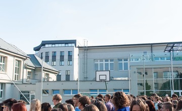 FOTO: Do dvoch škôl Trenčianskeho kraja pribudli moderné športoviská