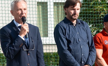 FOTO: Do dvoch škôl Trenčianskeho kraja pribudli moderné športoviská