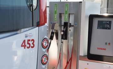 FOTO: Motoristi môžu tankovať plyn už aj v Trenčíne
