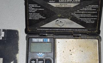 FOTO: Policajti v Partizánskom zaistili veľké množstvo drog. Našli viac ako 3000 dávok