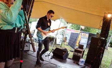 FOTO: Trenčiansky hudobný festival Garáž je v plnom prúde