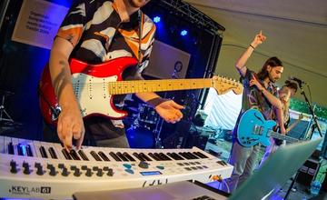 FOTO: Trenčiansky hudobný festival Garáž je v plnom prúde