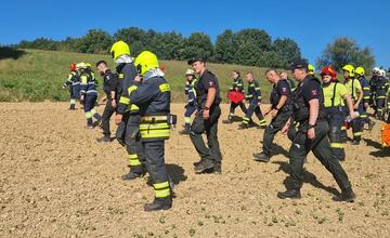 FOTO: Taktické cvičenie hasičov a policajtov v blízkosti Púchova