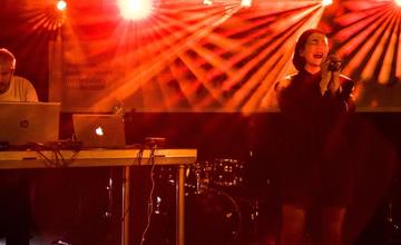 FOTO: Trenčiansky hudobný festival Garáž je v plnom prúde