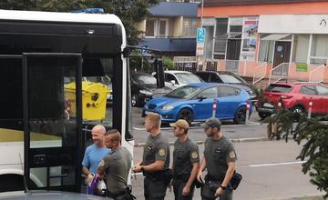 FOTO: Obávaný boss žilinského podsvetia opäť na súde. Sťažoval sa na podlomené zdravie