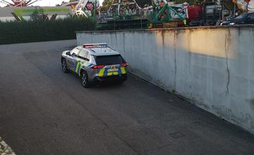 FOTO: Obvinený muž z tragédie v Čachticiach do väzby nepôjde. Rozhodol o tom súd