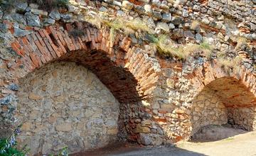 FOTO: Trenčiansky hrad odkrýva svoje tajomstvá. Prepíšu nové objavy archeológov jeho históriu?