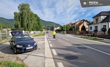 FOTO: Trenčianski policajti uverejnili správu o svojej akcii. Takto na to zareagovali ľudia
