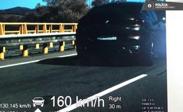 FOTO: Z oslavy rovno za volant a na diaľnicu. Pozornému oku dopravných policajtov však podgurážený vodič neunikol