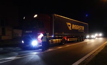 FOTO: Česko zaviedlo dočasné kontroly na hraniciach so Slovenskom. Hranice bude strážiť 130 policajtov