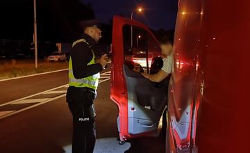 FOTO: Česko zaviedlo dočasné kontroly na hraniciach so Slovenskom. Hranice bude strážiť 130 policajtov