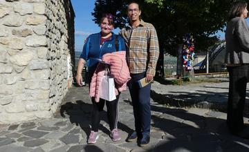 FOTO: S jubilejnými návštevníkmi na Trenčianskom hrade sa roztrhlo vrece