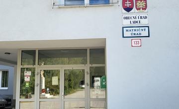 FOTO: V Trenčianskom kraji pribudol ďalší automatický externý defibrilátor