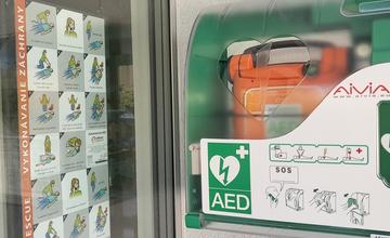 FOTO: V Trenčianskom kraji pribudol ďalší automatický externý defibrilátor