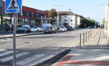 FOTO: Obnova priechodu pri zimnom štadióne v Trenčíne