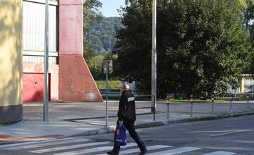 FOTO: Obnova priechodu pri zimnom štadióne v Trenčíne