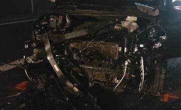 FOTO: Hrozivá nehoda na D1: Vodič zostal stáť so svojim autom krížom cez diaľnicu. Stalo sa mu to osudným