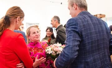 FOTO: V kaštieli pri Ilave otvárali výstavu Ruky svetla