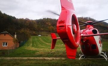 FOTO: Leteckí záchranári z Trenčína ratovali v ťažko dostupnom teréne zavaleného muža