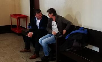 FOTO: Riaditeľku školy vláčili osem rokov po súdoch. Od učiteliek vraj brala časti odmien. Súd ju však oslobodil