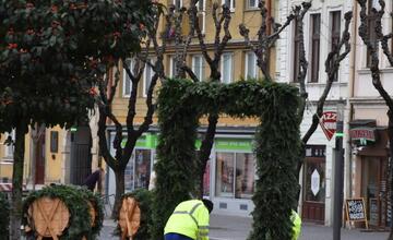 FOTO: Príprava Vianočných trhov v Trenčíne