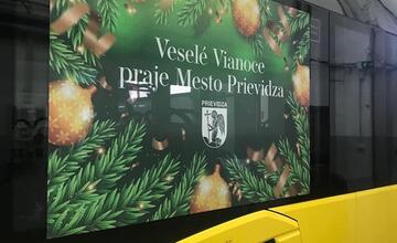 FOTO: Vianočný autobus opäť vyrazí do ulíc hornonitrianskej metropoly 