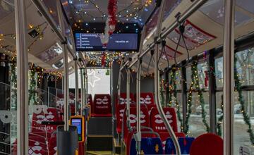 FOTO: Trenčanov bude čoskoro voziť vianočný autobus