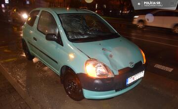 FOTO: Na priechode pre chodcov v Trenčíne došlo ku kolízii