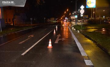 FOTO: Na priechode pre chodcov v Trenčíne došlo ku kolízii
