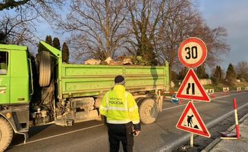 FOTO: Čiastočne uzavretá cesta v Novom Meste nad Váhom