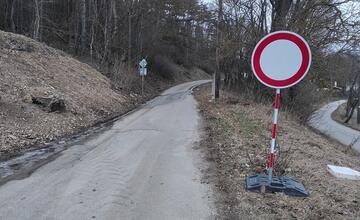 FOTO: Upozornenie pre vodičov: Do tejto ulice nevchádzajte, nie je to bezpečné
