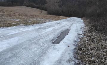 FOTO: Upozornenie pre vodičov: Do tejto ulice nevchádzajte, nie je to bezpečné