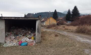 FOTO: Čierna skládka v Handlovej