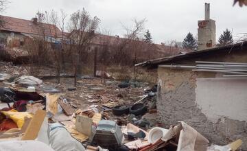 FOTO: Čierna skládka v Handlovej