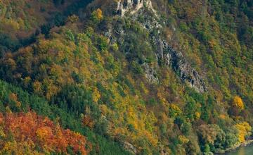 FOTO: Hrady a zámky z neobvyklých uhlov objektívom trenčianskeho fotografa