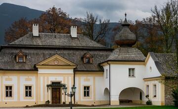 FOTO: Hrady a zámky z neobvyklých uhlov objektívom trenčianskeho fotografa