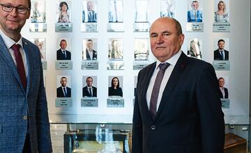 FOTO: Historický odkaz regiónu vo vestibule župného úradu