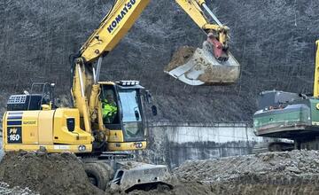 FOTO: V Považskej Bystrici odštartovala dlhoočakávaná investícia