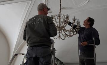 FOTO: Najznámejší slovenský zubor sa sťahuje. V sobotu opustí trenčiansky Župný dom