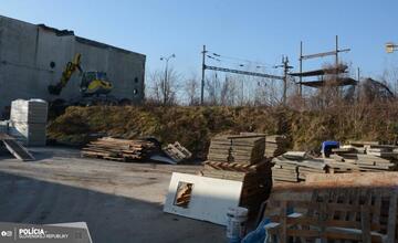 FOTO: Enviropolícia obvinila muža z vytvorenia nelegálnej skládky