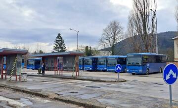 FOTO: Smutný pohľad na autobusovú stanicu v Trenčíne bude čoskoro minulosťou. Župa ohlásila veľký krok